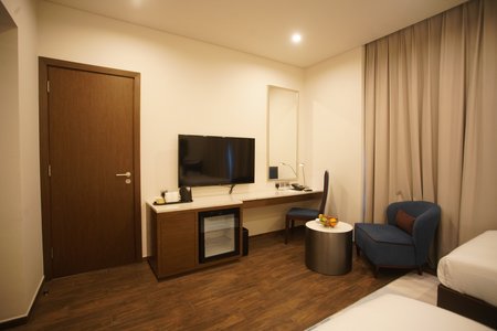 C Hotel And Suites
