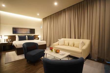 C Hotel And Suites