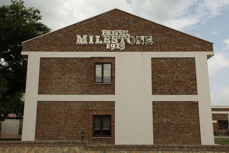 Hotel Milestone1915