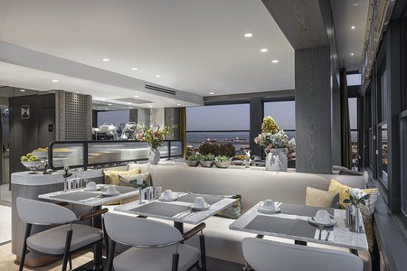 Lunet Old City Hotel