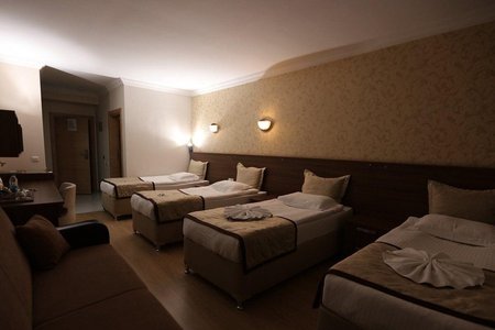 Gun Otel