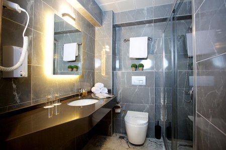 Grand Ant Hotel