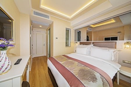 Grand Naki Hotel