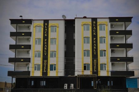 Black Pearly Hotel