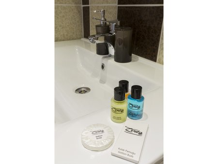 Zendy Suite Hotel